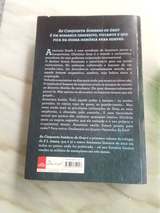 Livro cinquenta sombras de grey volume 1 só 7€ vol 1