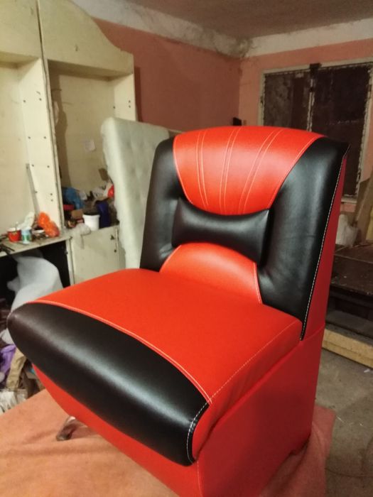 ЗВОНИТЕ РАБОТАЮ!Ремонт перетяжка мебели.Диваны,кресла, стулья, уголки.