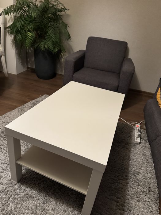 Stolik kawowy ikea bialy w idealnym stanie