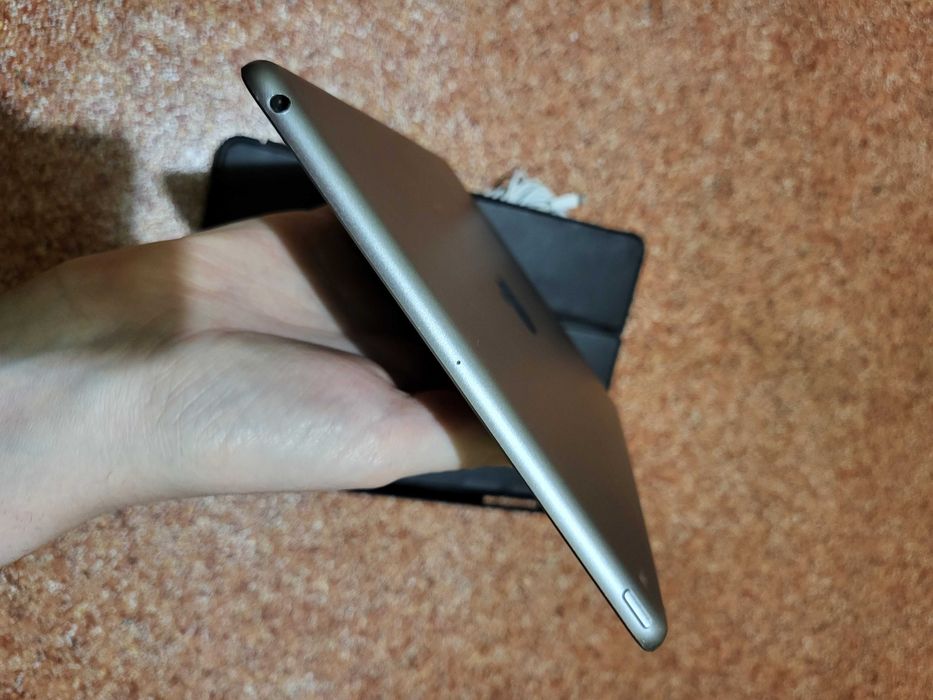 iPad 9.7" 2018 6 generation планшет від Apple на 32 гб