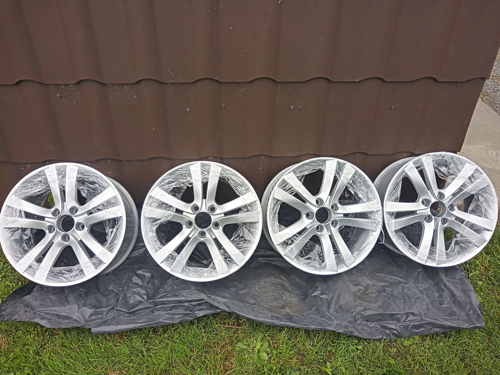 Alufelgi VW Passat b6 b7  Skoda Superb R17  5x112 ET 35 Stan idealny