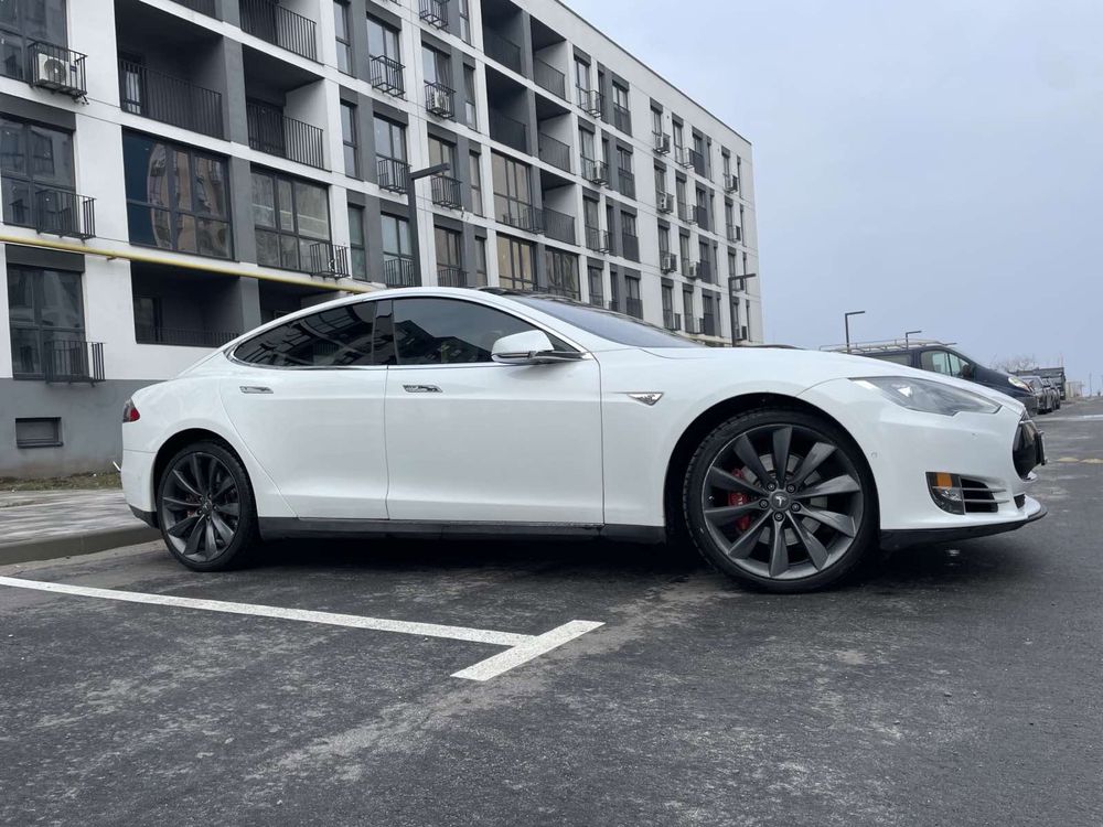 Продам Tesla Model S, 90D