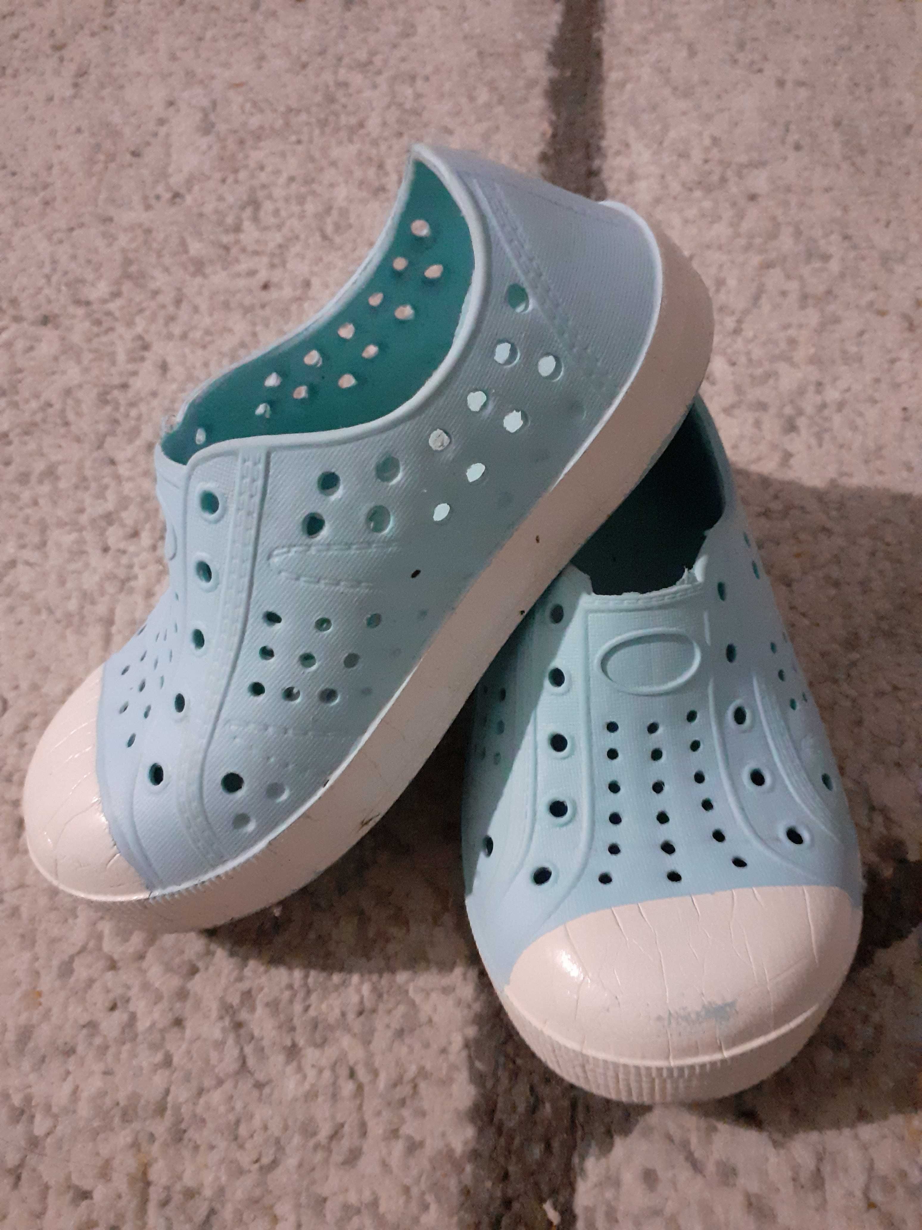 Buty typu crocs r. 22 (wkladka: 13 cm)