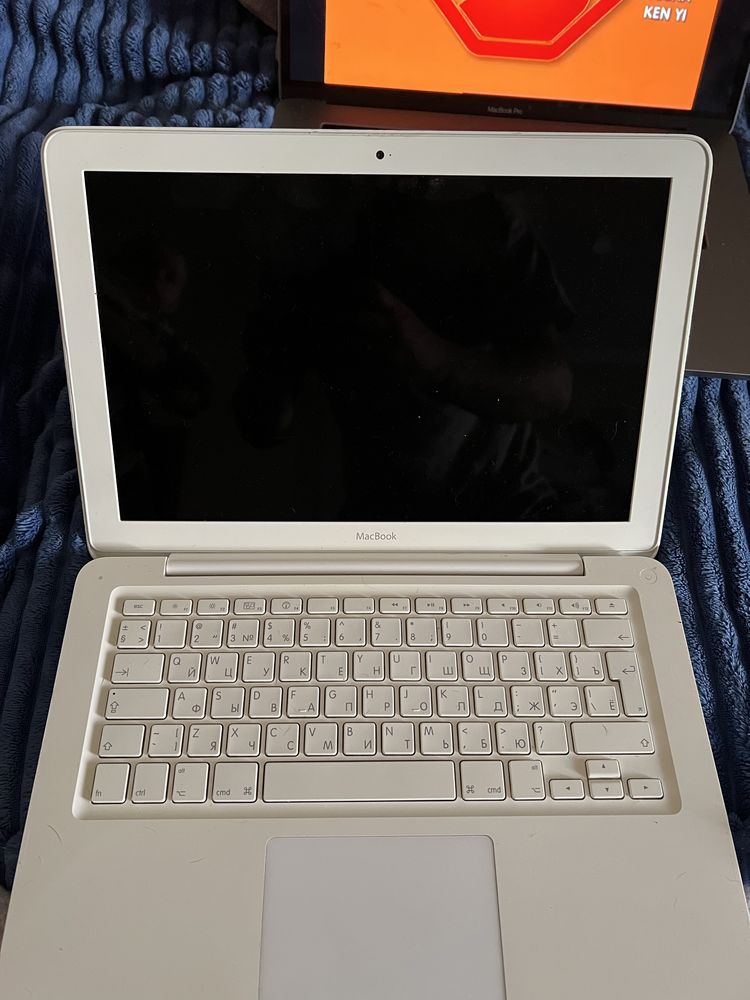 Продам MacBook mid 2010 року