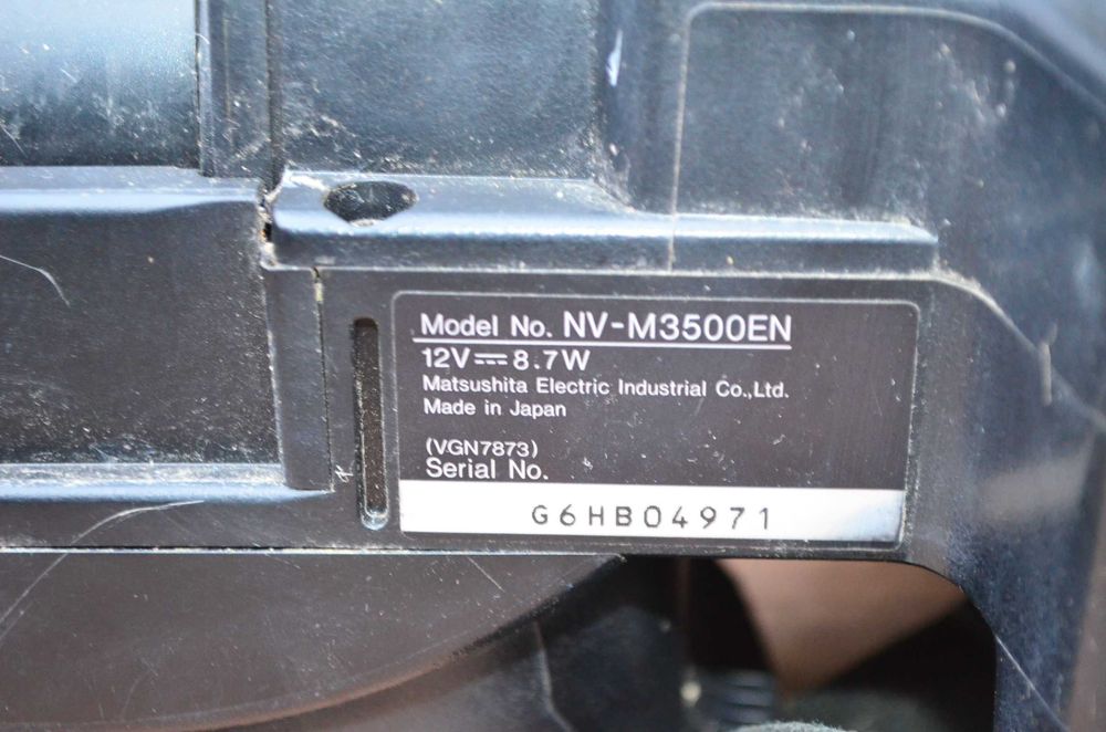 Большая VHS-видеокамера Panasonic NV-M3500 для видеомагнитофона
