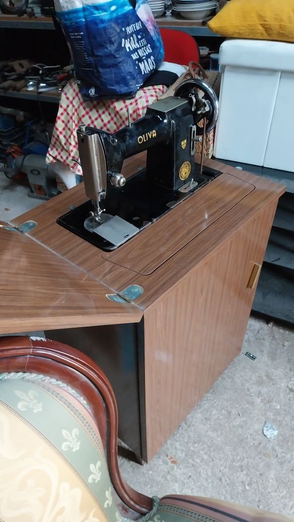Maquina de costura Oliva