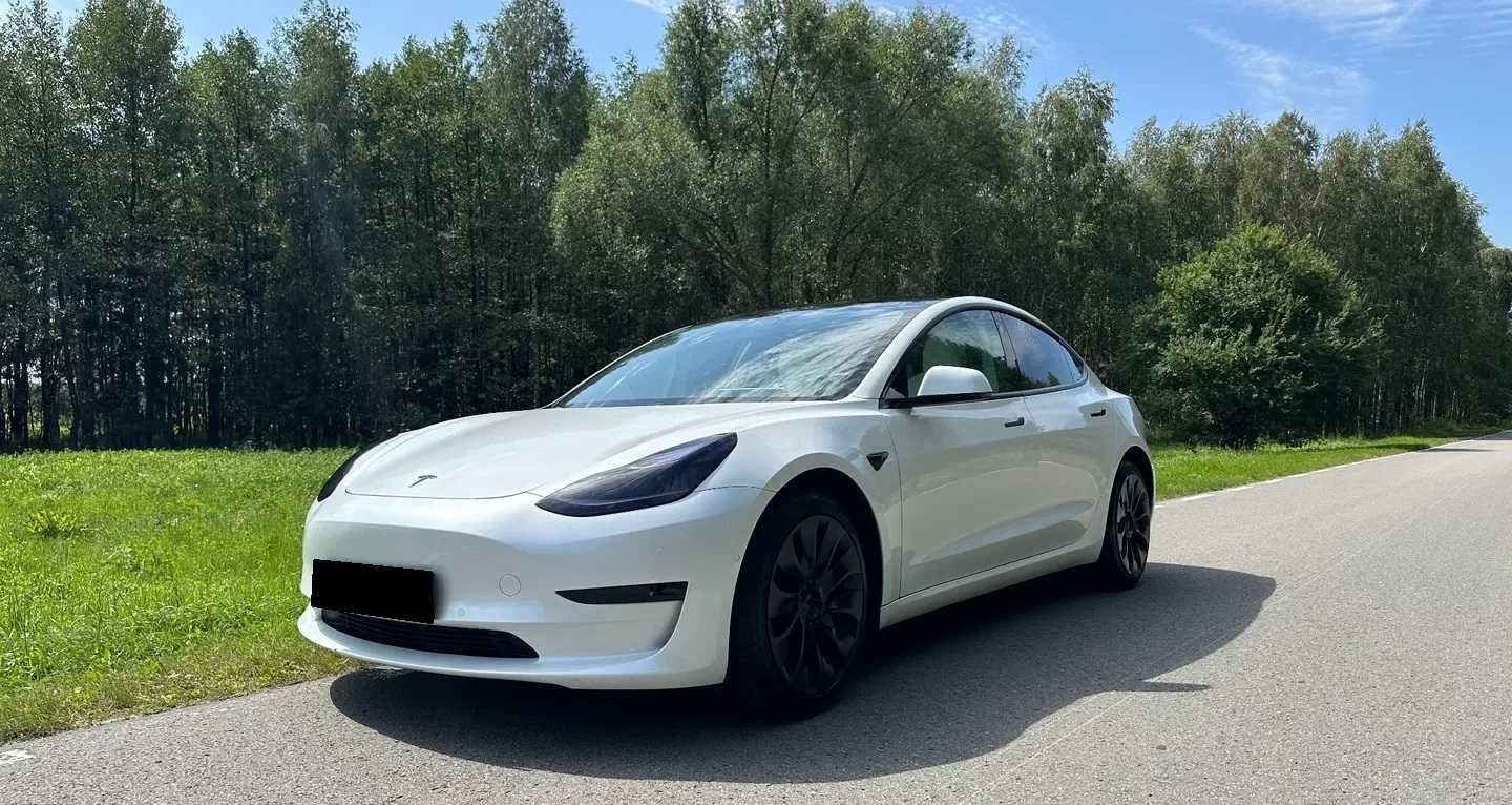 Tesla Model 3 Long Range 2021 року