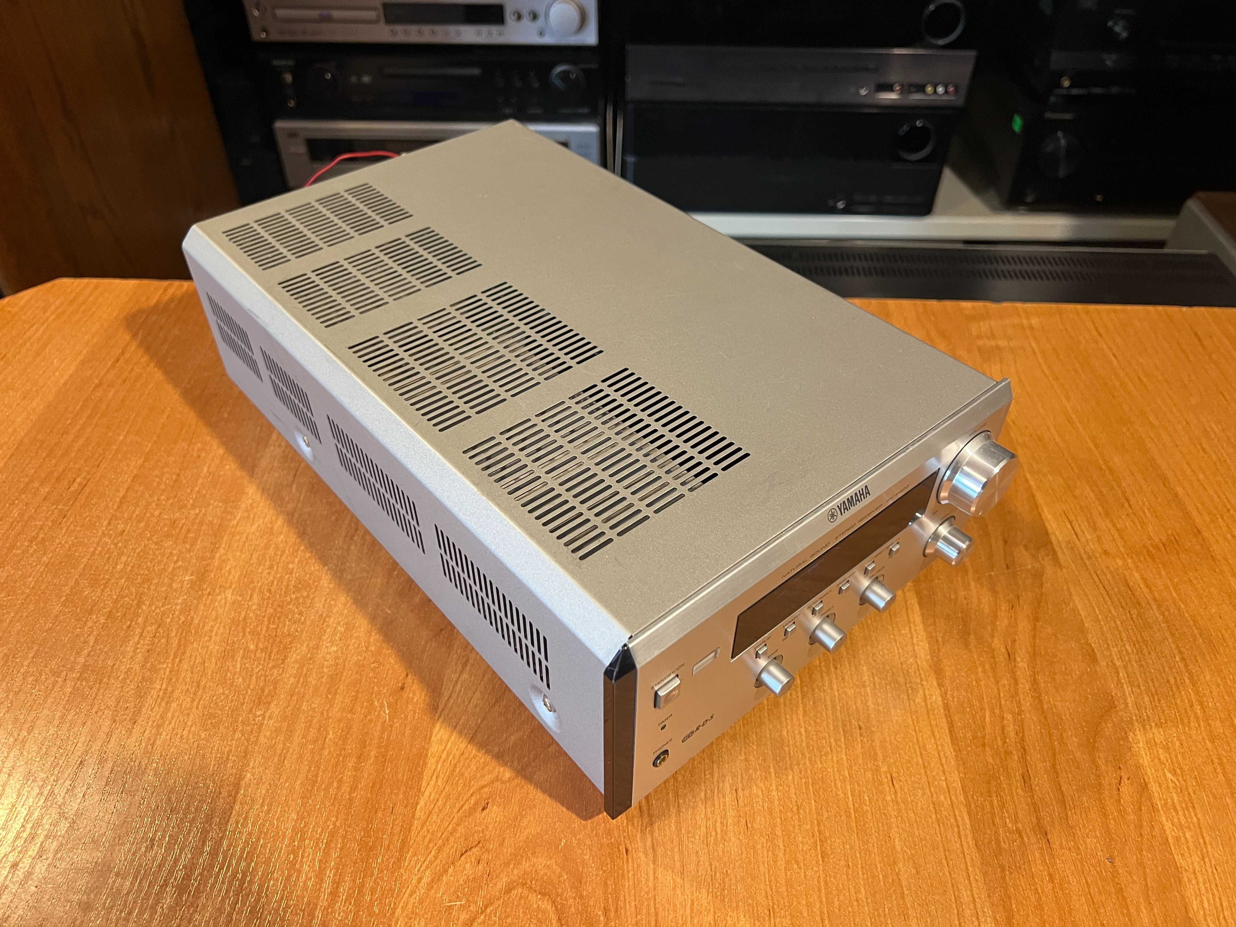 Wieża Yamaha RX-E400 PianoCraft, mini amplituner, Audio Room