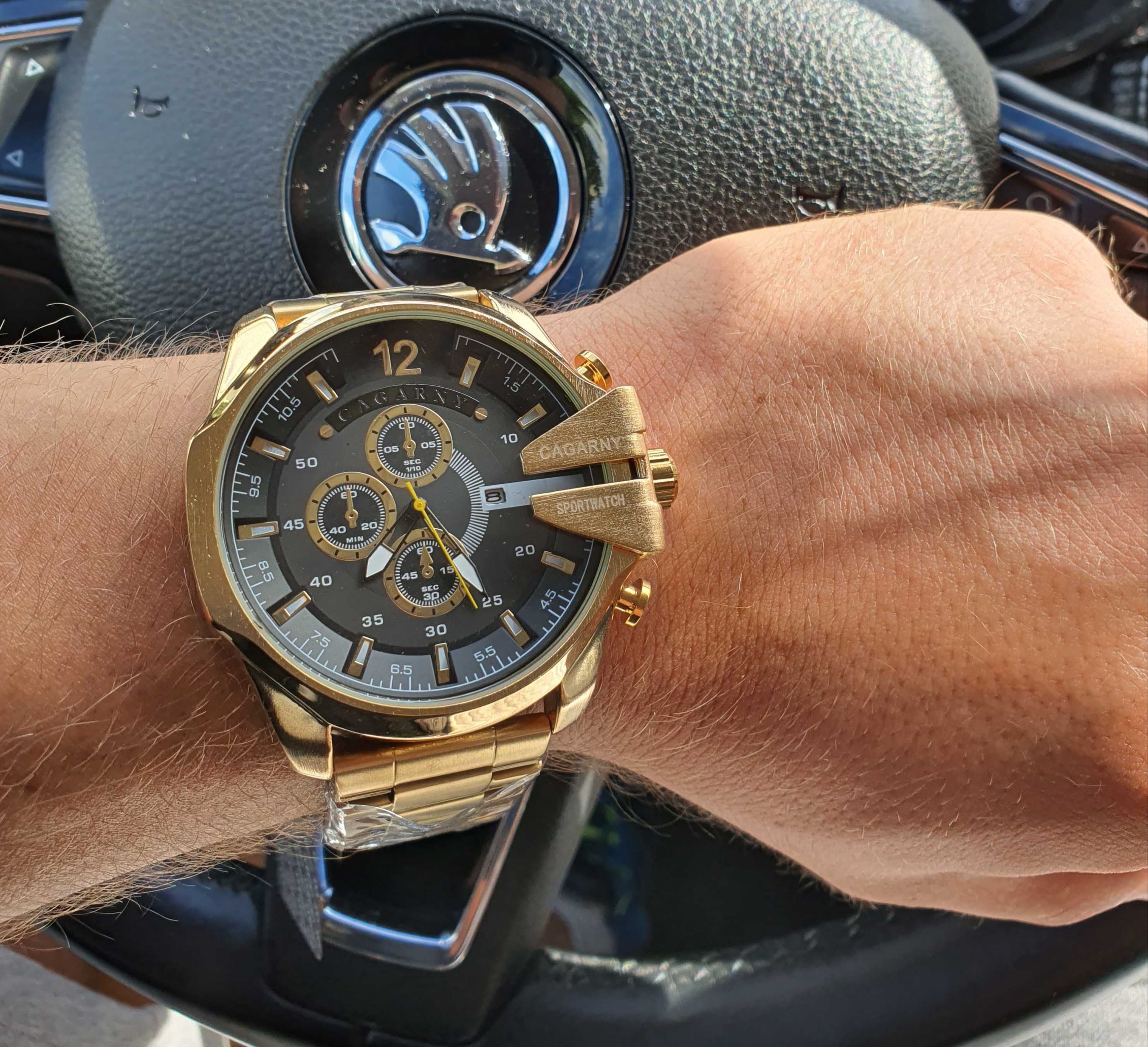 Złoty masywny zegarek męski na bransolecie