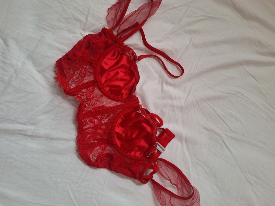 Stanik Czerwony koronka