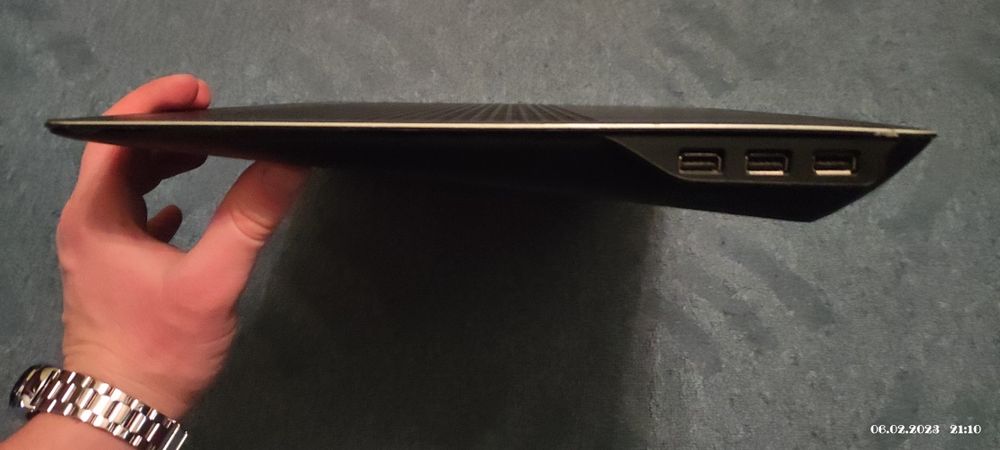 Срочно продамподставку ноутбука zalman