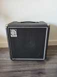 AMPEG BA-108 Wzmacniacz Kombo Basowe 25W Głośnik 8" + GRATIS