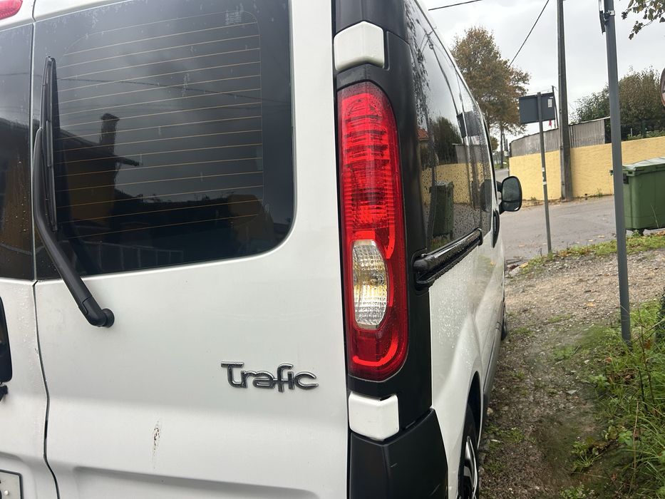 Renault Trafic 2.0. Dci 9 lugares