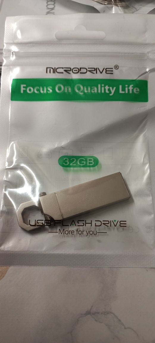 USB Flash Drive / Флешка