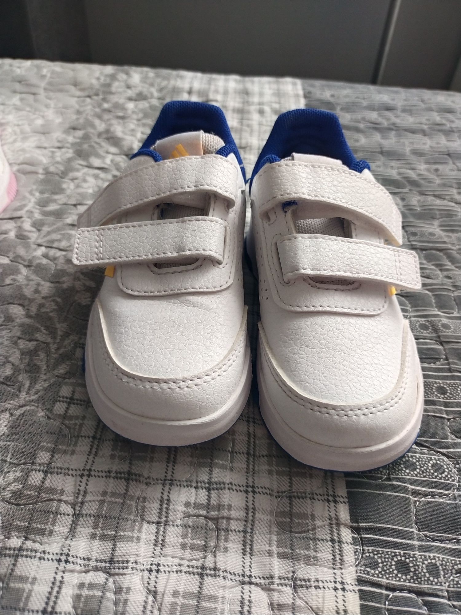 Buty sportowe na rzepy Adidas r.24