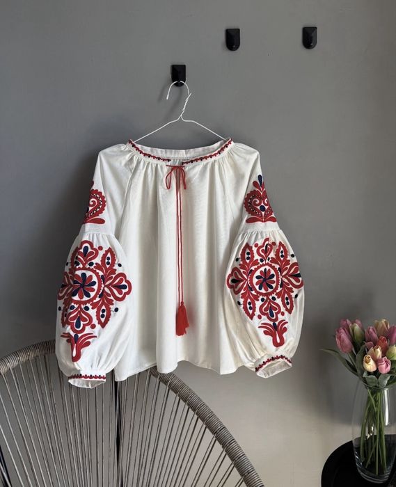 Жіноча вишиванка. Великий вибір