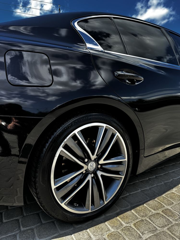 Infiniti q50 2.2.дизель 2015