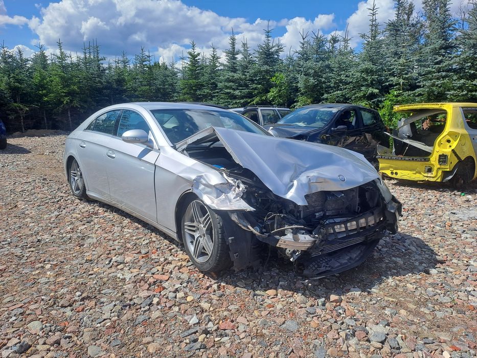 Witam sprzedam na części CLS320 CDI