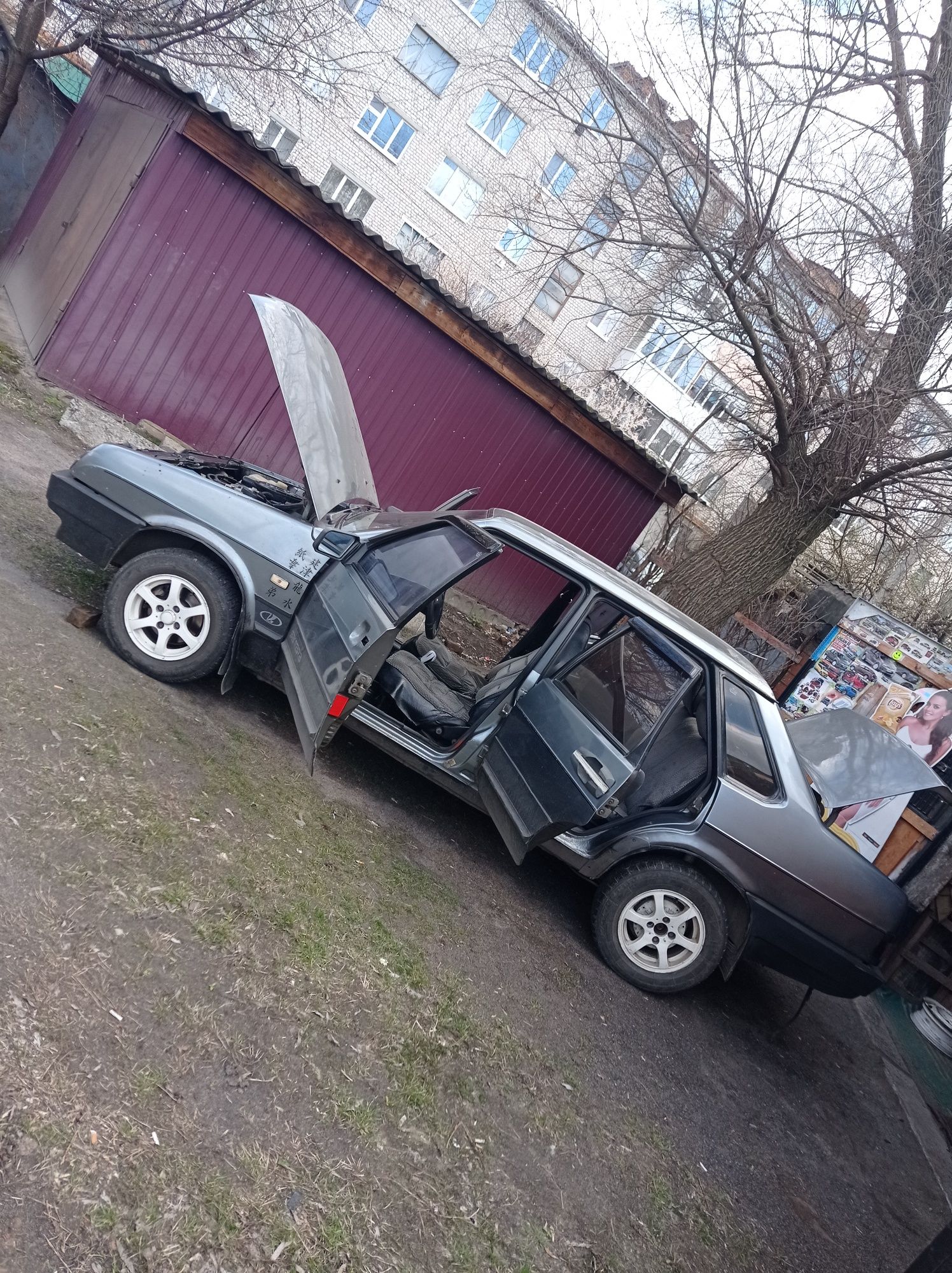 Продам срочно 21099