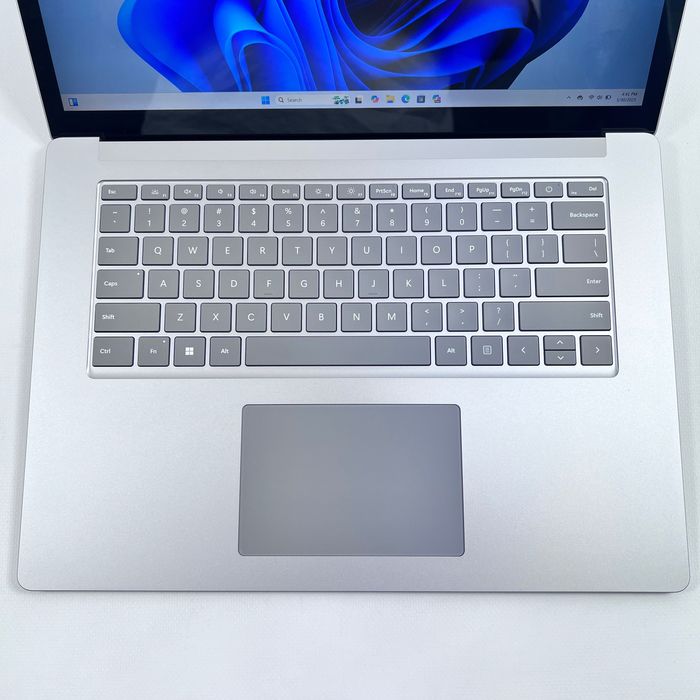 Microsoft Surface Laptop 5 15 i7-1265U 16GB RAM 512GB SSD Platinum