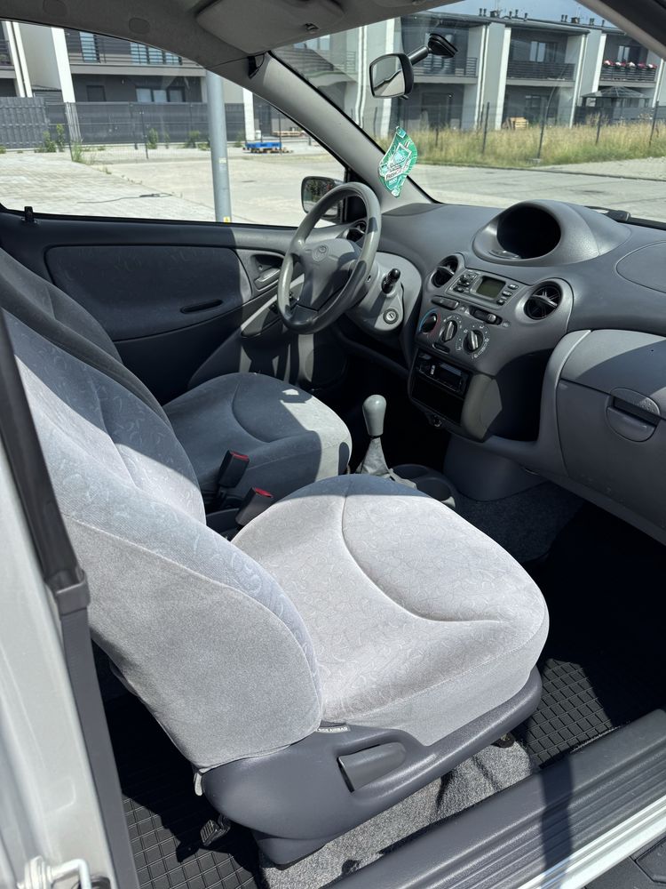 Toyota Yaris 1.3 2001 super stan !!!