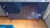 Na części - Samsung QLED QE50Q67TAU + pilot RMCRMT1AP1 + kabel