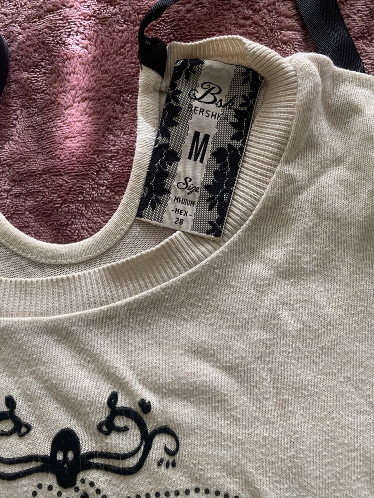 Camisola mulher de malha “Bershka” tamanho M com desenho de morcego