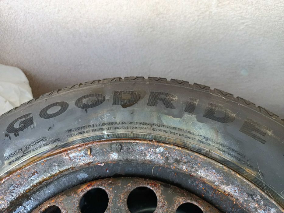 Komplet kół zimowych 15" opel , stan bardzo dobry