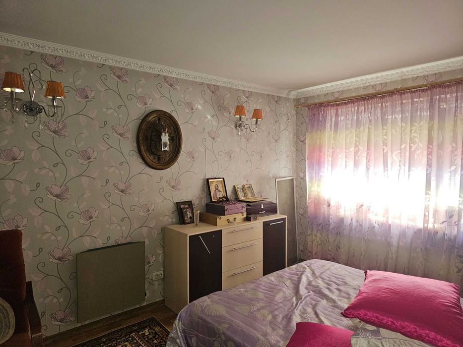 (13) Продам добротний компактний будинок у Великодолинському