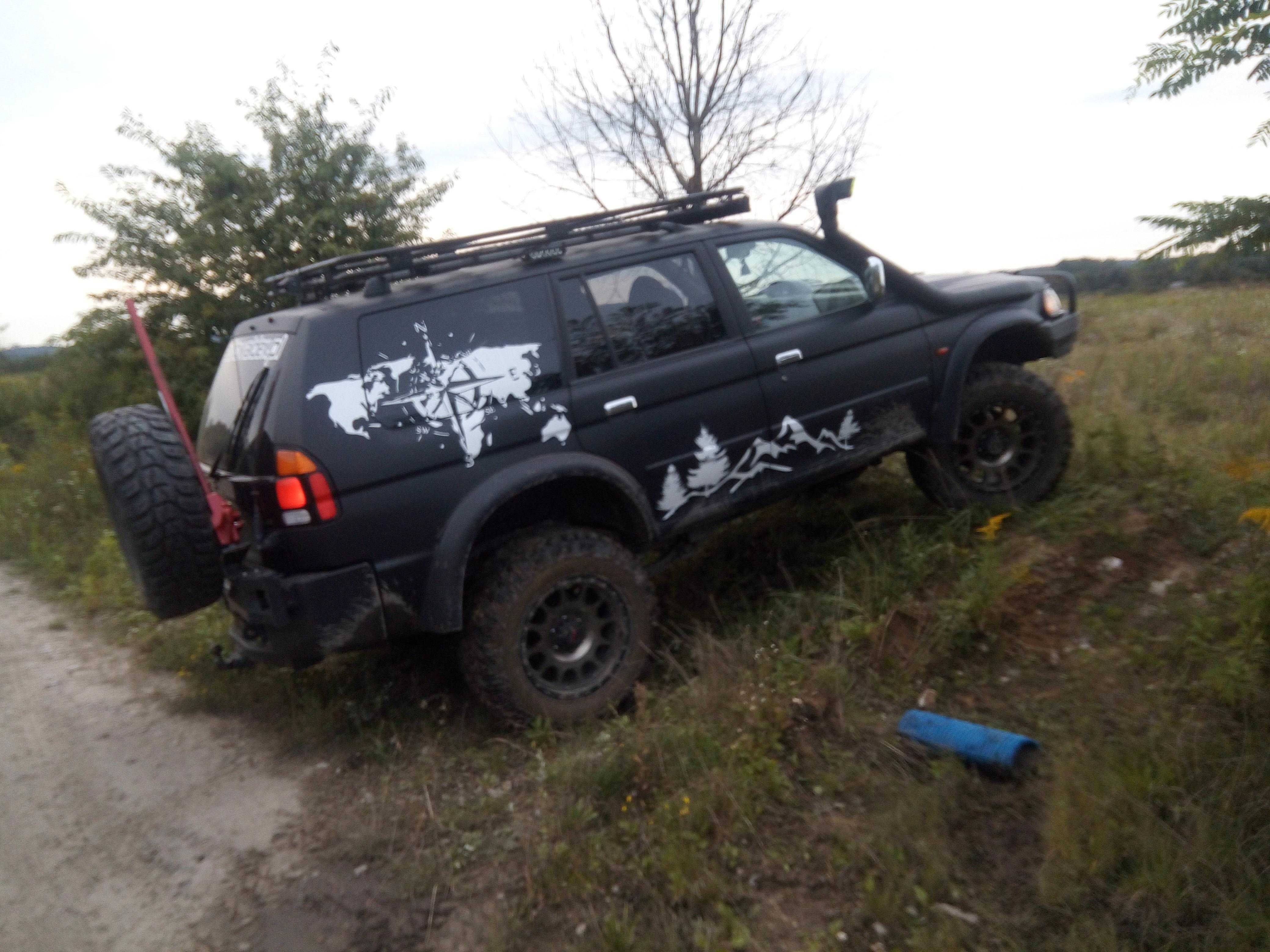 Pajero Sport 3.0 benzyna gaz. Na części.