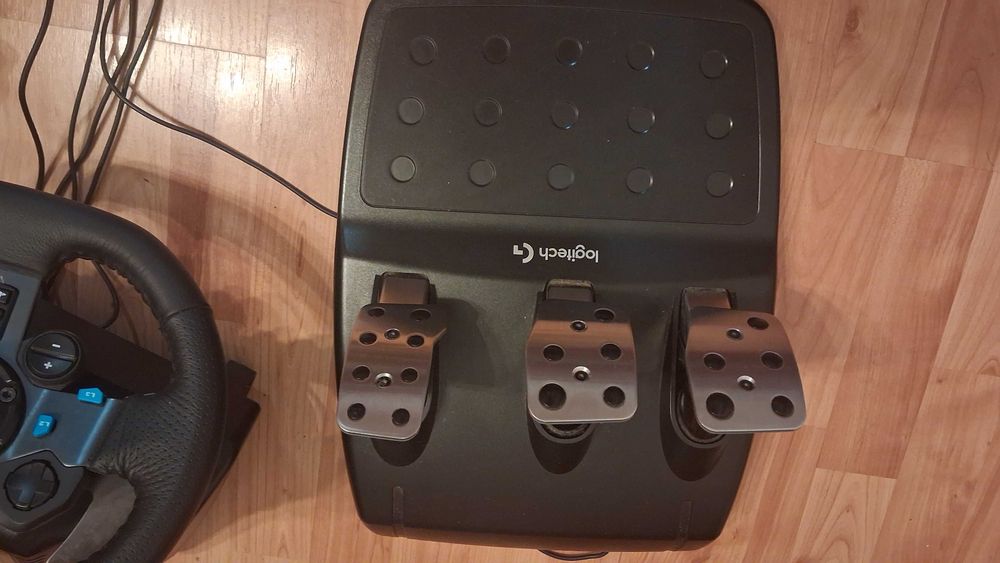 Volante logitech + pedais + caixa de velocidades