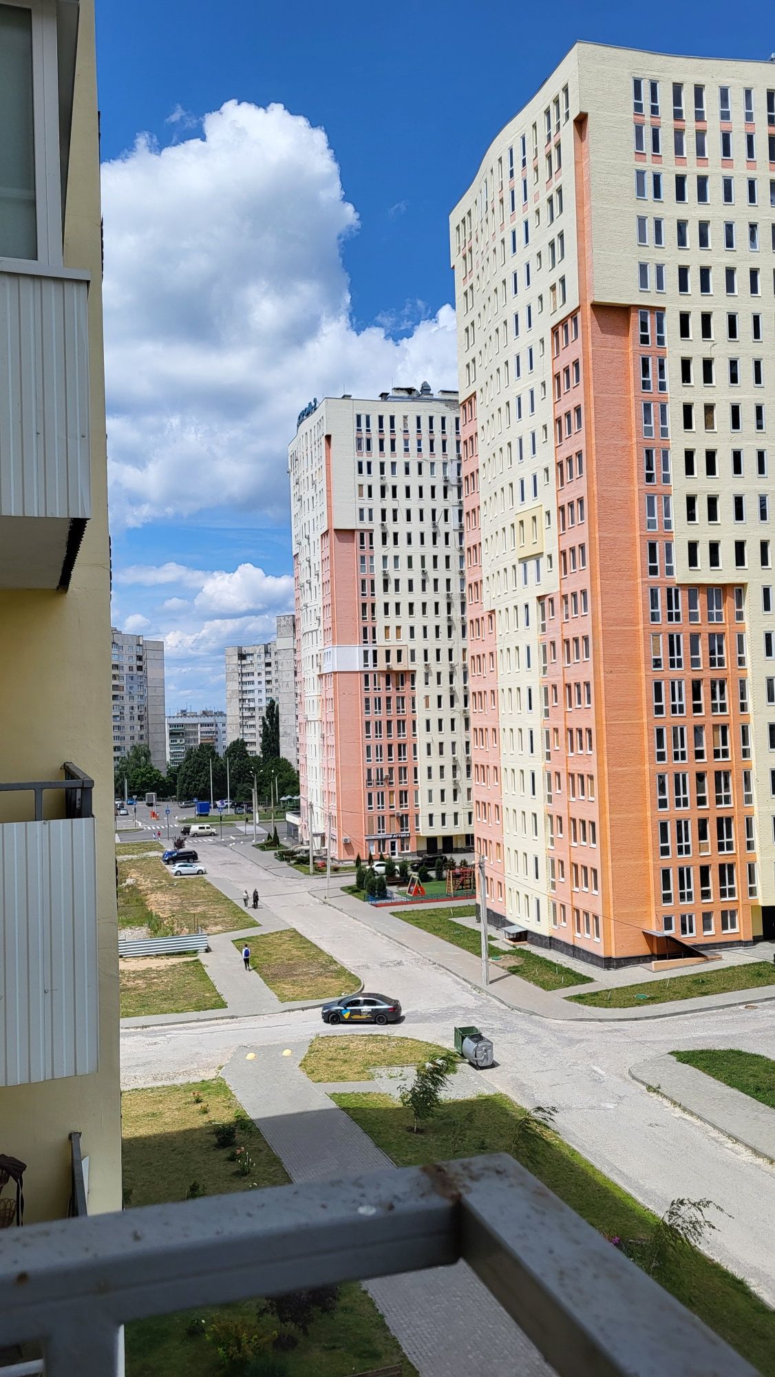 Срочно продам 2 комнатную квартиру ЖК Меридиан  Дом заселен