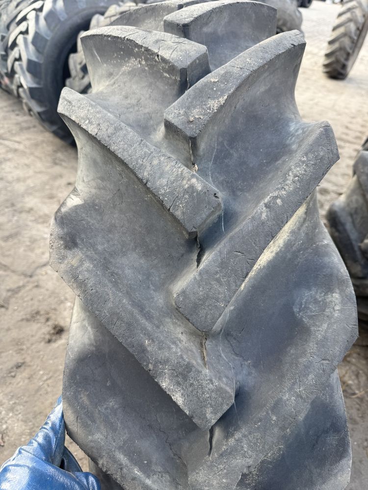 Opona 15.5/80-24 . 400/80-24 Goodyear Super Grip implement Ładowarka