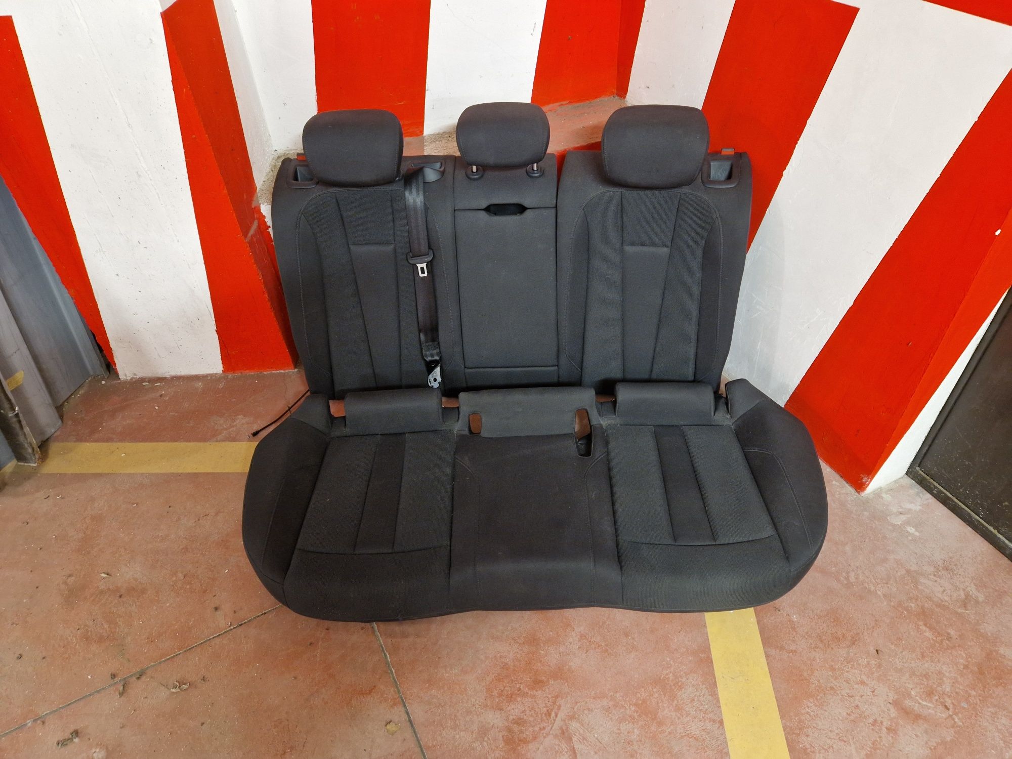 Салон / Сидіння / Підлокітник Audi A4 B9 variant