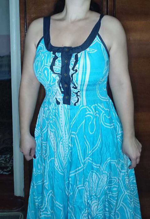 8 суконь та блуз, чудовий стан