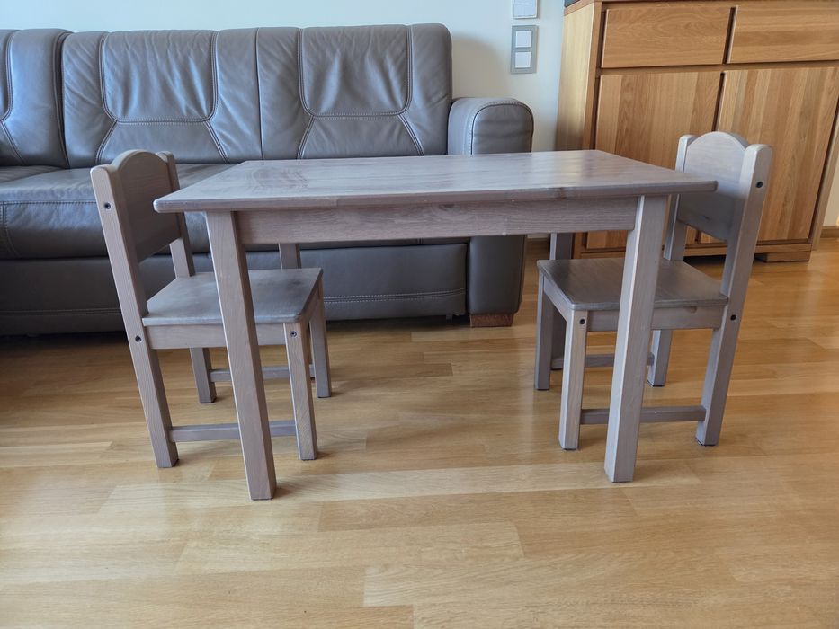 Zestaw stolik i 2 krzesla Sundvik IKEA