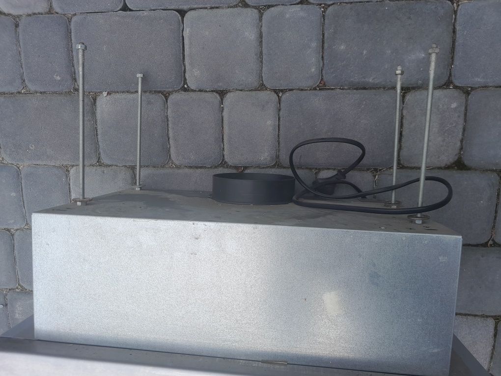 Okap kuchenny wysywany podszawkowy 50cm  srebrny DeLonghi