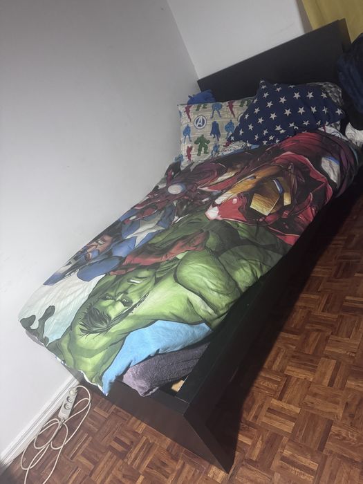 Cama de solteito ikea