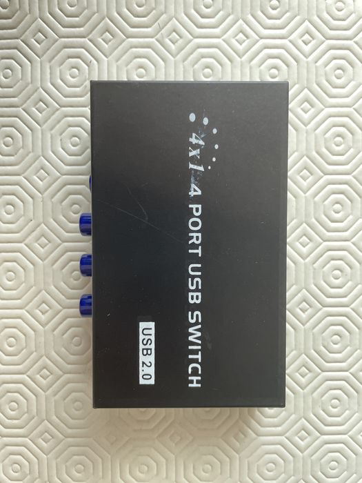 Comutador USB 2.0 (1 aparelho para 4 computadores)