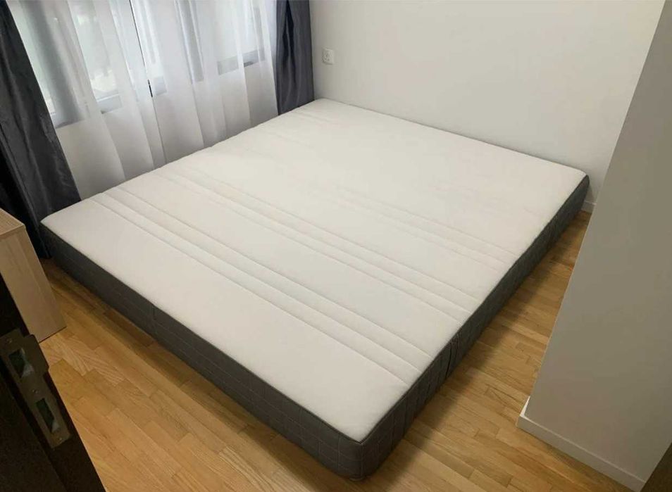 O colchão Hovag super king size da IKEA mede 180x200 cm