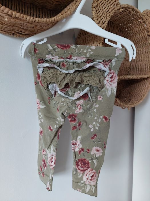 Komplet zestaw Newbie 74 zielony body legginsy falbanka kwiaty