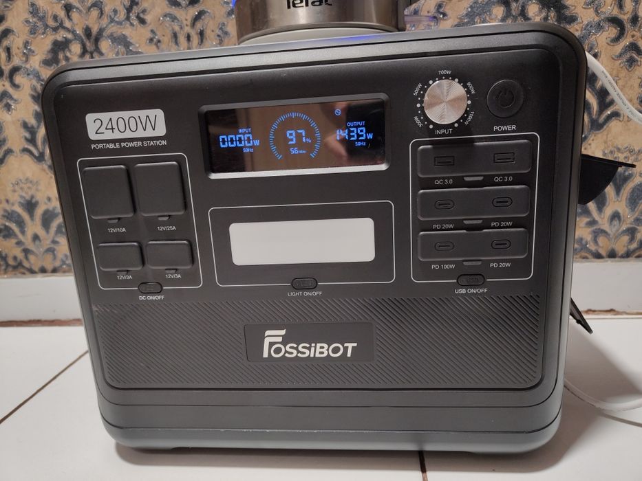 Fossibot F2400 зарядна станція