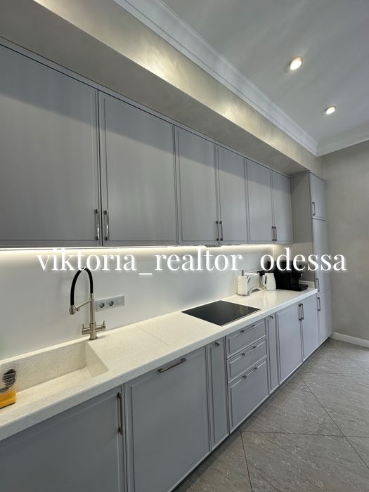 Частный дом на Фонтане с бассейном!ремонт,мебель и техника!Чубаевка!