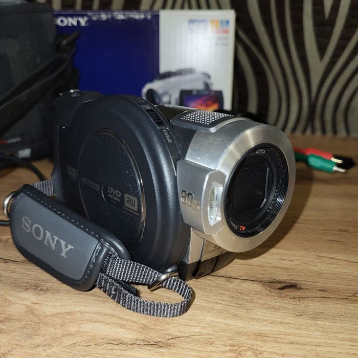 Відеокамера Sony Handycam HDR-UX5