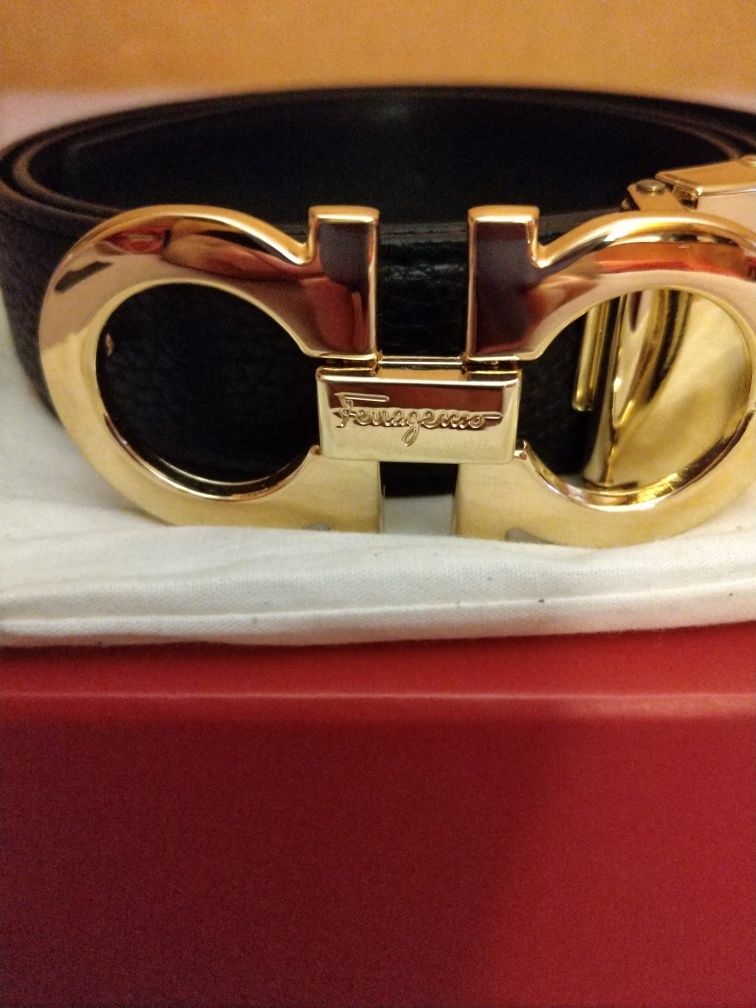 Wyprzedaż pasek męski Salvatore Ferragamo.