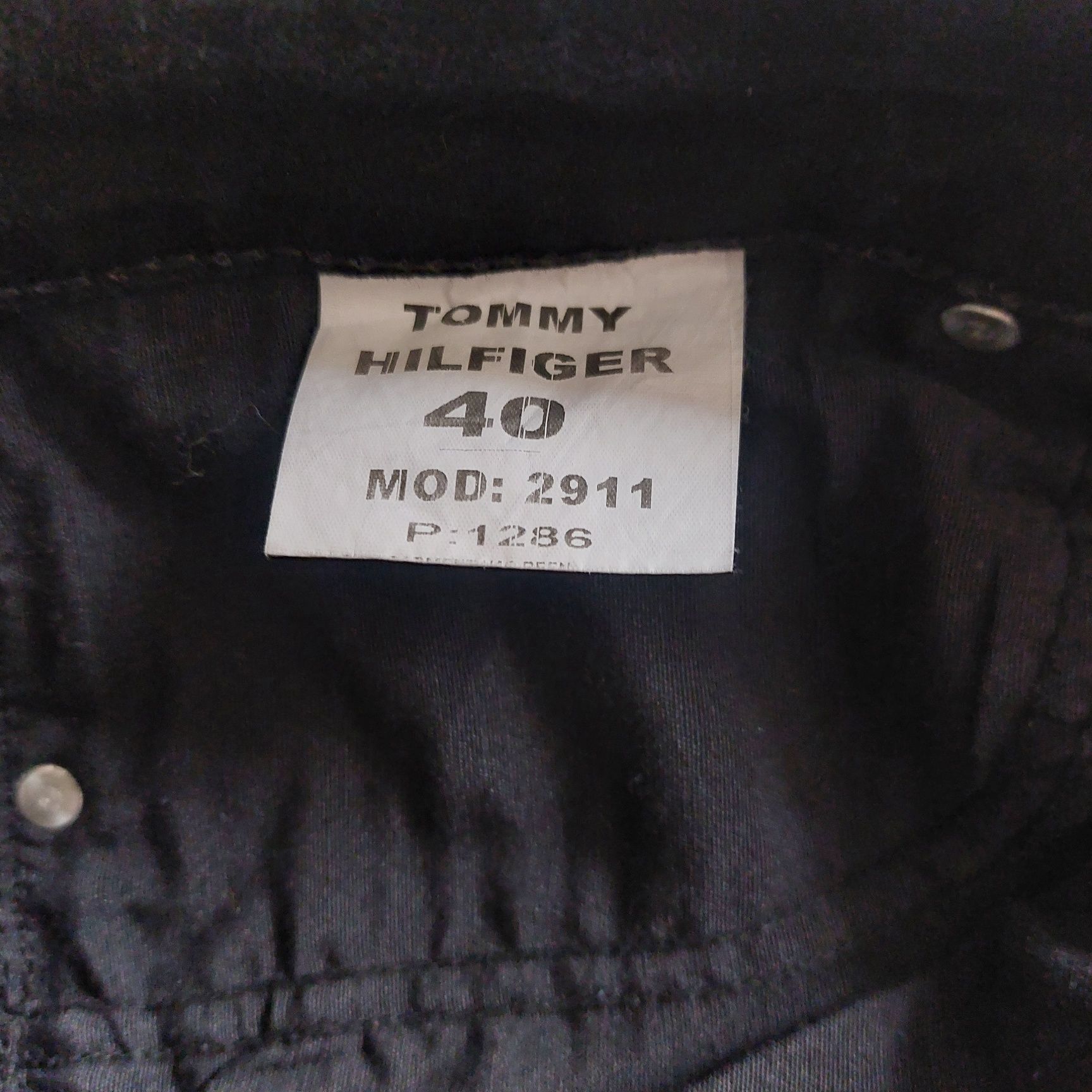 Używane, damskie spodnie Tommy Hilfiger  rozmiar 42.