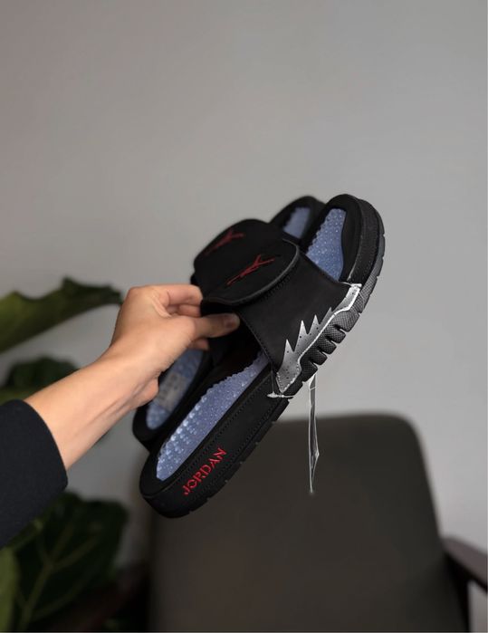 Чоловічі тапочки JORDAN HYDRO V RETRO ( 555501 - 061 ) Оригинал !