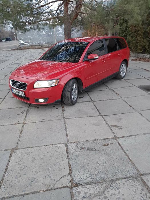 Вольво v50 автомат 2литра турбо дизель,2ключа