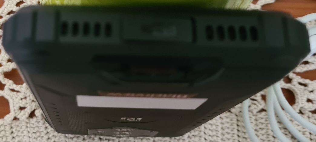 Telemóvel BlackView BV6600 em caixa à prova de água, quedas e choque.