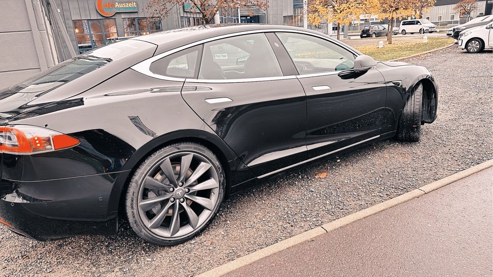 Tesla model S 100D CCS winter edition